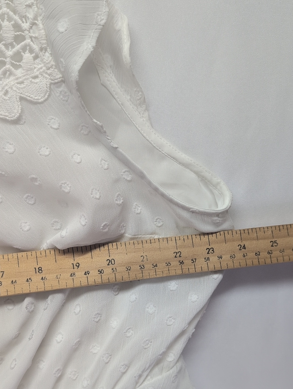 51.torrid‎ White Lace Yoke Swiss Dot Peplum Top for Kids - Picture 3 of 6